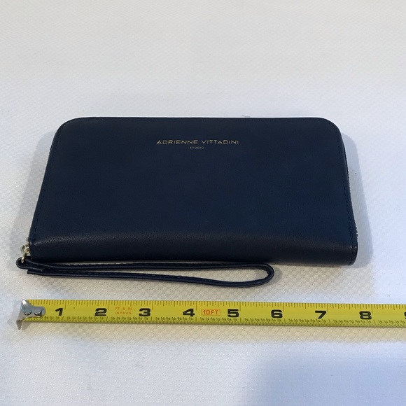 NWOT Adrienne Vittadini Studio Wallet/ Wristlet Color Blue Navy - Picture 4 of 6